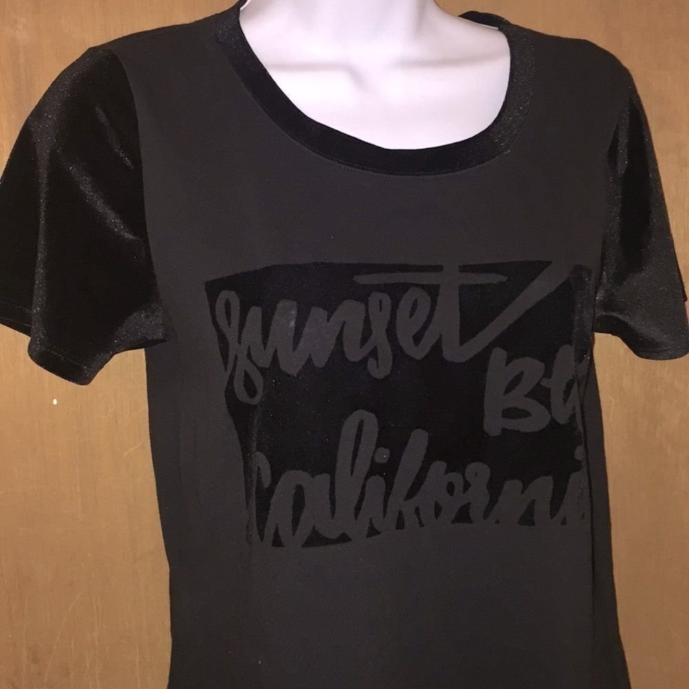 Hollister shirt! EUC! SizeS! Unique!  Soft! Great for any occasion!